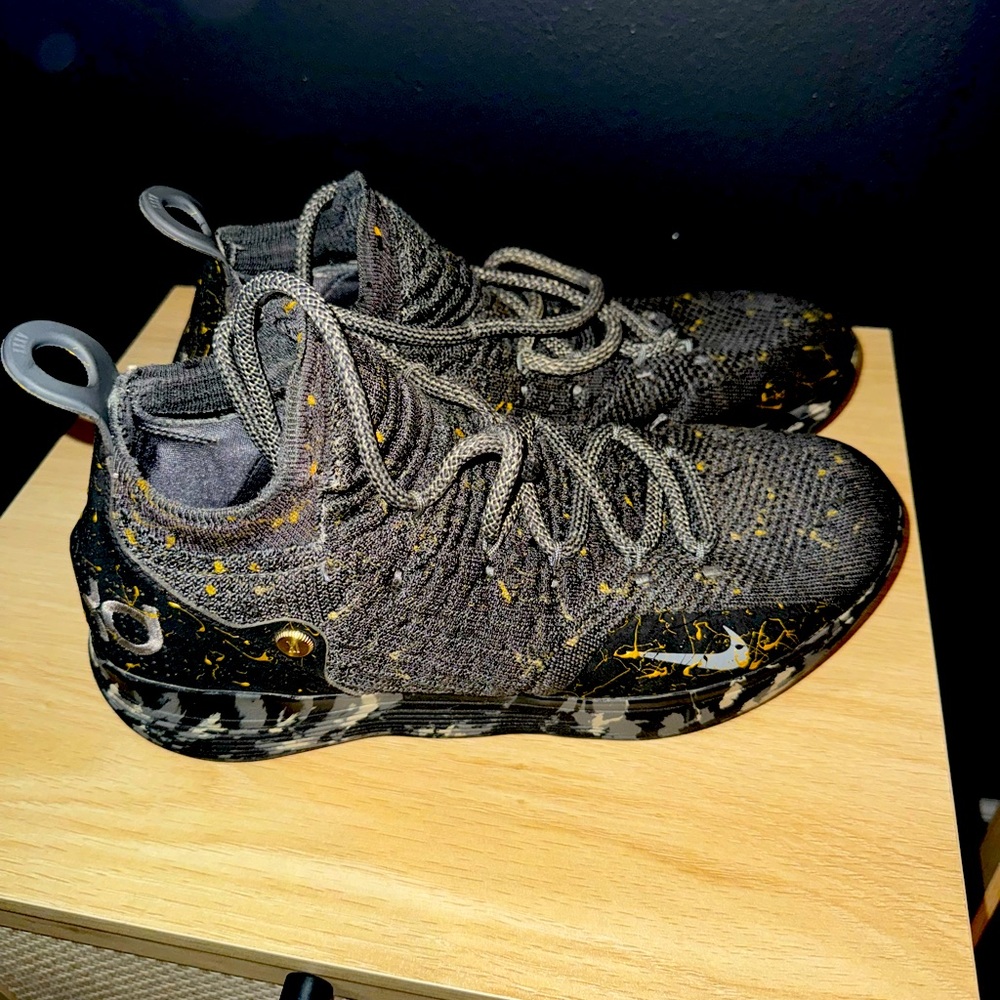 Nike Zoom KD 11 Gold Splatter